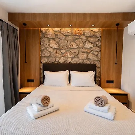 Kallithea Luxury -demeter-